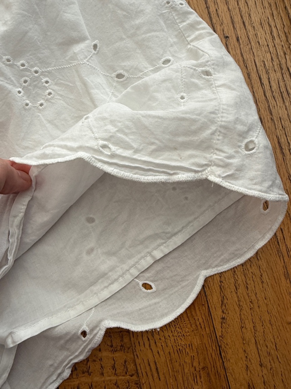 a new day White Eyelet Scalloped Hem High-Waist Shorts size small - Picture 2 of 4